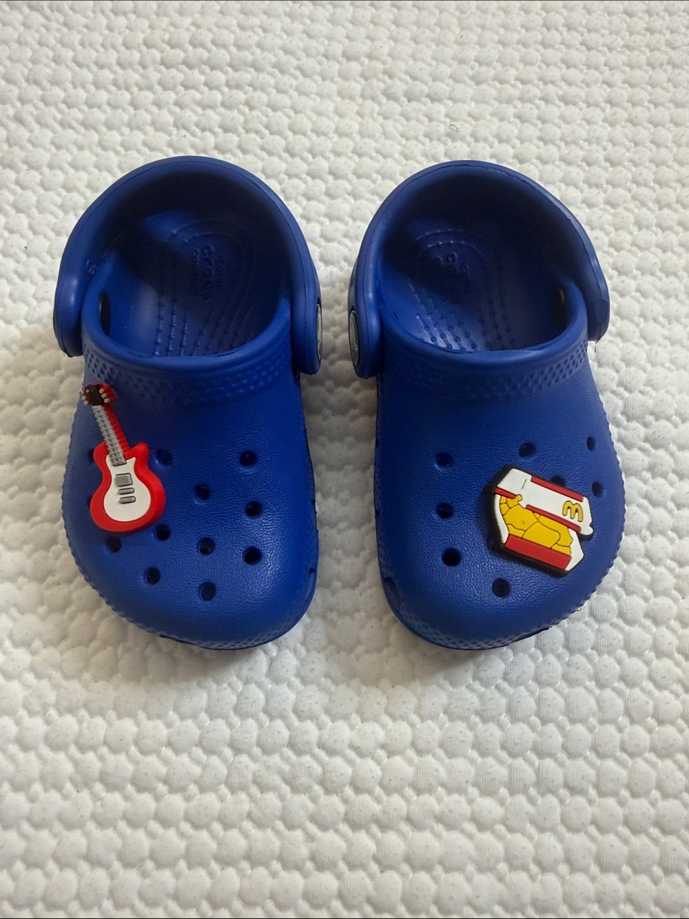 CROCS Kids Blue Clog Sandals with Guitar & Fries Jibbitz